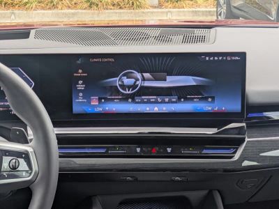 2025 BMW 5 Series — photo 17 view