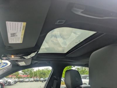 2025 BMW 5 Series — photo 20 view