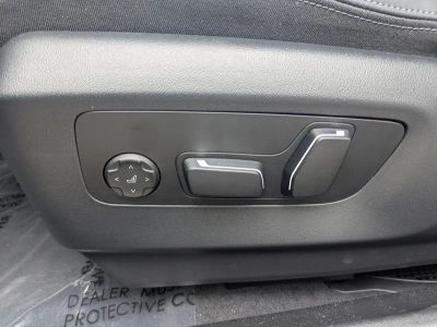 2025 BMW 5 Series — photo 19 view