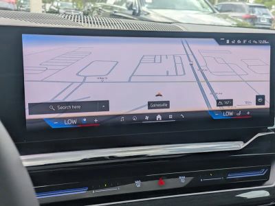2025 BMW 5 Series — photo 22 view