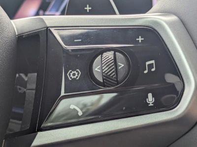 2025 BMW 5 Series — photo 27 view