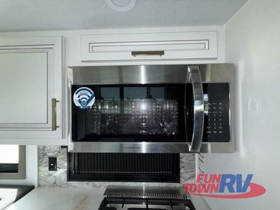 2026 Keystone RV Montana - Photo 15