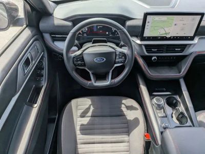 2025 Ford Explorer — photo 17 view