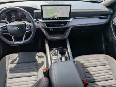 2025 Ford Explorer — photo 16 view