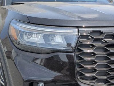 2025 Ford Explorer — photo 9 view
