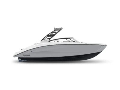 2026 Yamaha Boats 252S — front three-quarter view