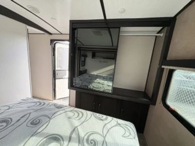 2020 Forest River Surveyor Luxury - Photo 42