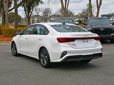 2023 Kia Forte - Photo 3