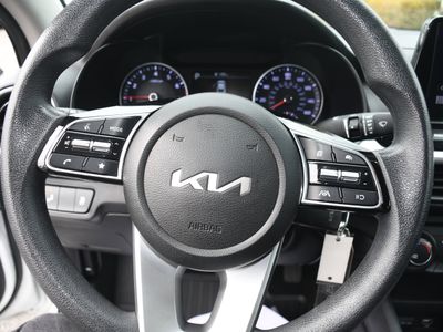 2023 Kia Forte - Photo 12