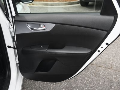2023 Kia Forte - Photo 18