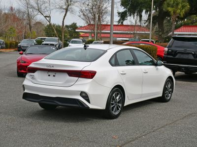 2023 Kia Forte - Photo 4