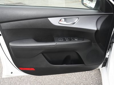 2023 Kia Forte - Photo 9