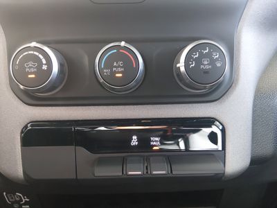 2024 Ram 2500 — photo 16 view