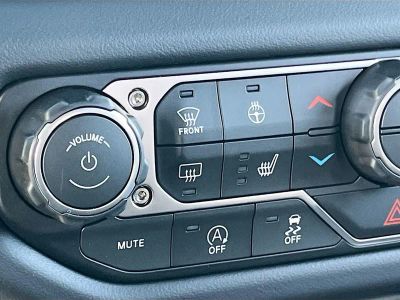 2026 Jeep Wrangler — photo 19 view