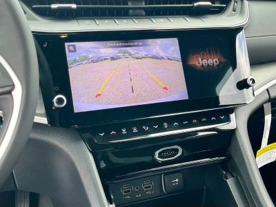 2026 Jeep Grand Cherokee — photo 14 view