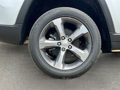 2026 Jeep Grand Cherokee — photo 30 view