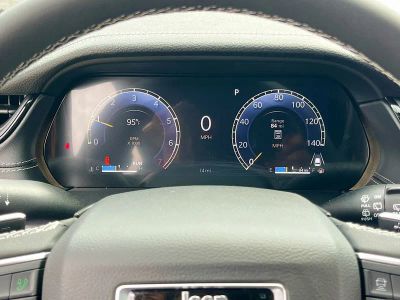 2026 Jeep Grand Cherokee — photo 12 view