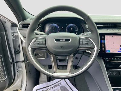 2026 Jeep Grand Cherokee — photo 11 view