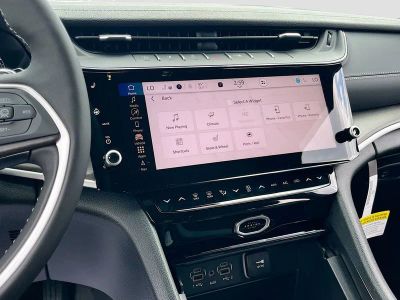 2026 Jeep Grand Cherokee — photo 15 view