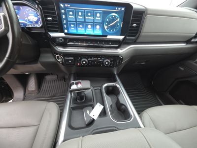 2023 Chevrolet Silverado 1500 — photo 13 view