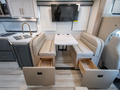 2026 Thor Motor Coach Quantum - Photo 14