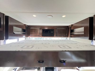 2021 Fleetwood SOUTHWIND - Photo 4