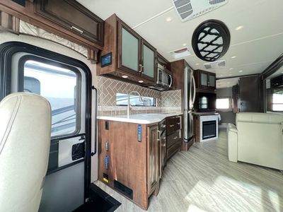 2021 Fleetwood SOUTHWIND - Photo 6