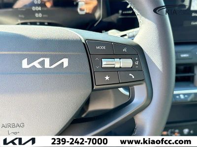 2025 Kia K4 — photo 34 view