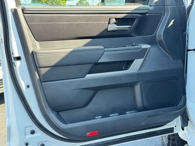 2025 Toyota Tundra SR5 CrewMax — photo 25 view