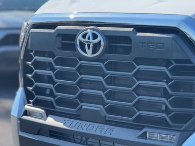 2025 Toyota Tundra SR5 CrewMax — photo 11 view