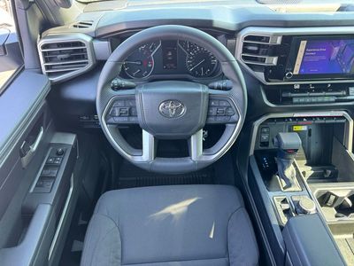 2025 Toyota Tundra SR5 CrewMax — photo 16 view