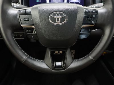 2025 Toyota Camry FWD - Photo 25