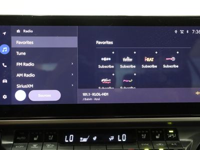 2025 Toyota Camry FWD - Photo 19