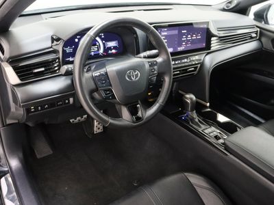 2025 Toyota Camry FWD - Photo 13