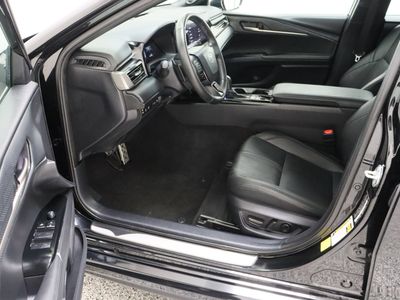 2025 Toyota Camry FWD - Photo 14
