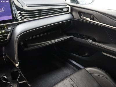 2025 Toyota Camry FWD - Photo 24