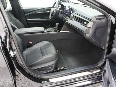 2025 Toyota Camry FWD - Photo 40