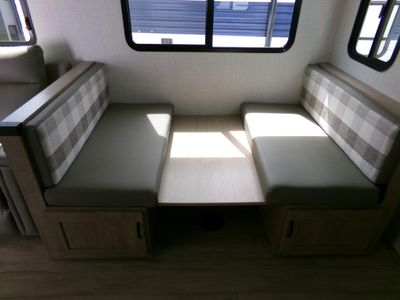 2025 Palomino SolAire - Photo 18
