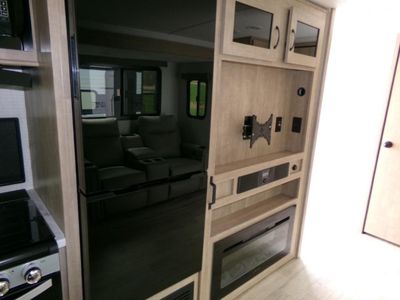 2025 Palomino SolAire - Photo 13