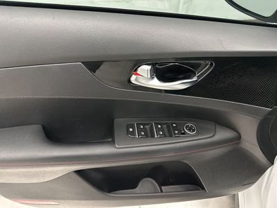 2023 Kia Forte - Photo 10