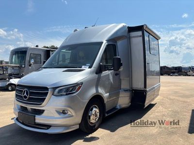2022 Airstream Atlas - Photo 2