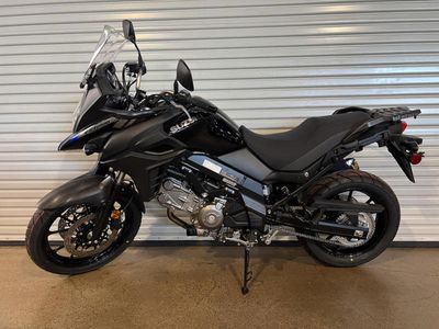 2025 Suzuki V-Strom 650 - Photo 4