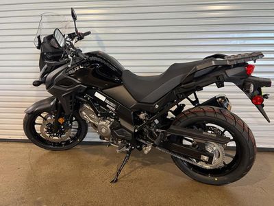 2025 Suzuki V-Strom 650 - Photo 3