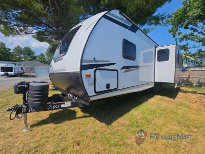 2024 CrossRoads RV Sunset Trail — rear three-quarter view