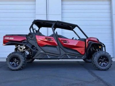 2026 Can-Am® Commander MAX XT 1000R — front three-quarter view