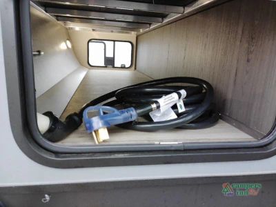 2026 Venture RV Stratus — photo 10 view