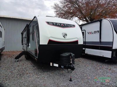 2026 Venture RV Stratus — front three-quarter view