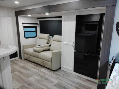 2026 Venture RV Stratus — photo 21 view