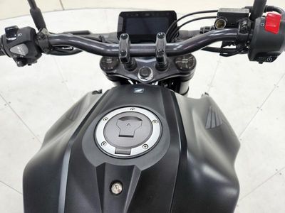 2025 Honda CB300R - Photo 13