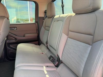 2022 Nissan Frontier — photo 18 view